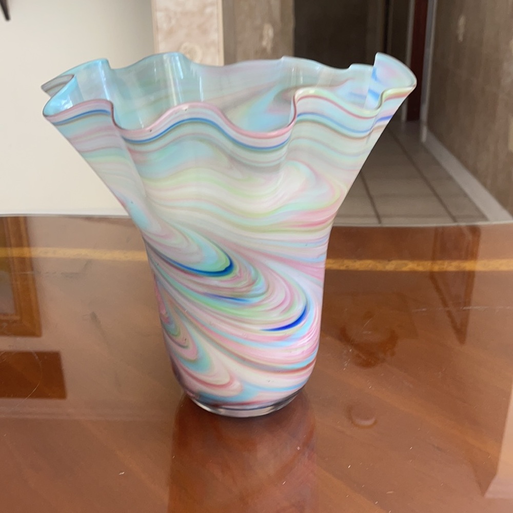 Vintage Hand Blown Glass Vase NWOT - Picture 3 of 7